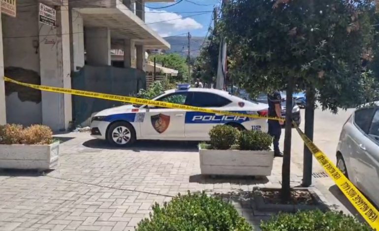 DETAJET/ Sherri për pronën i merr jetën një të riu në Vlorë, PAMJET nga vendngjarja