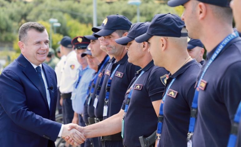 “SIGURIA E SHTUAR PËRGJATË SEZONIT VEROR”/ Balla me Njësinë Detare në Vlorë: Në buxhetin e 2024, rritje e dukshme e pagave…