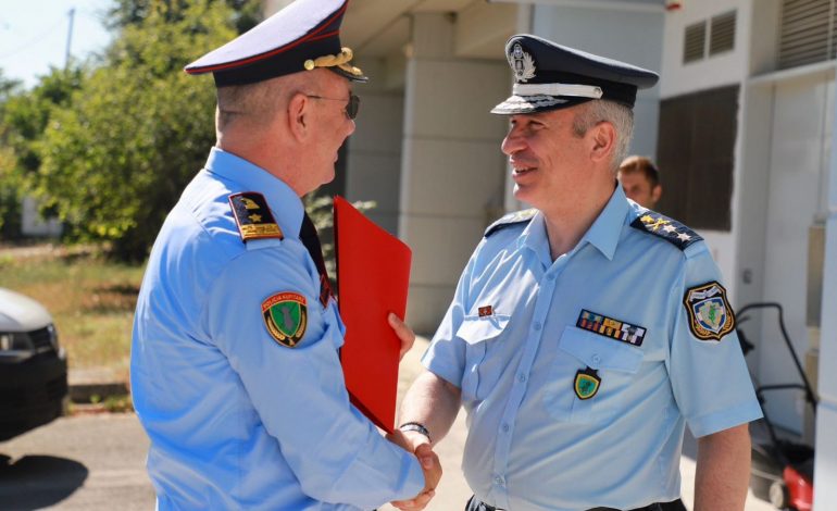 MINISTRI GREK ANULOI TAKIMIN ME BALLËN/ Zbardhet biseda mes zyrtarëve të Policisë