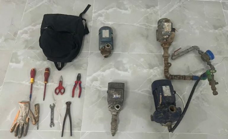 E PËSON KEQ/ Vidhte pompat e ujit në pallate, pranga 41-vjeçarit në Sarandë