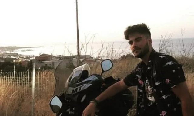 TRAGJIKE NË GREQI/ 23-vjeçari shqiptar ndërron jetë pas aksidentit të rëndë (EMRI)