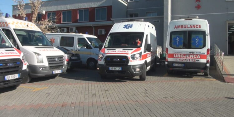 FLUKS NË URGJENCËN E ELBASANIT/ 150 raste në ditë nga virozat dhe pickimet e insekteve