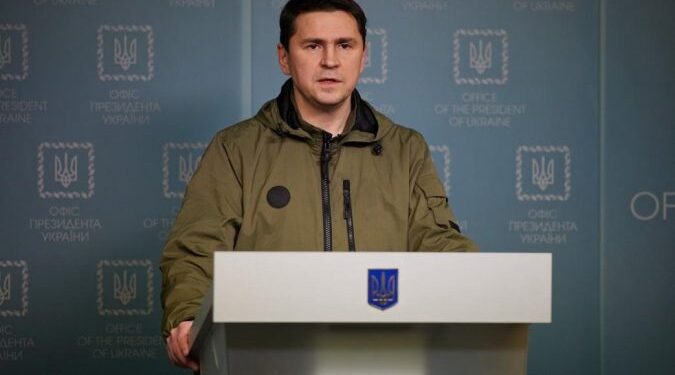 LUFTA/ Këshilltari i Zelenskyt: Heqja dorë nga territori për anëtarësim në NATO do ishte qesharake.