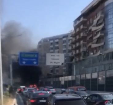 DIGJET MAKINA TEK UNAZA E RE/ Tymi mbulon zonën, bllokohet qarkullimi