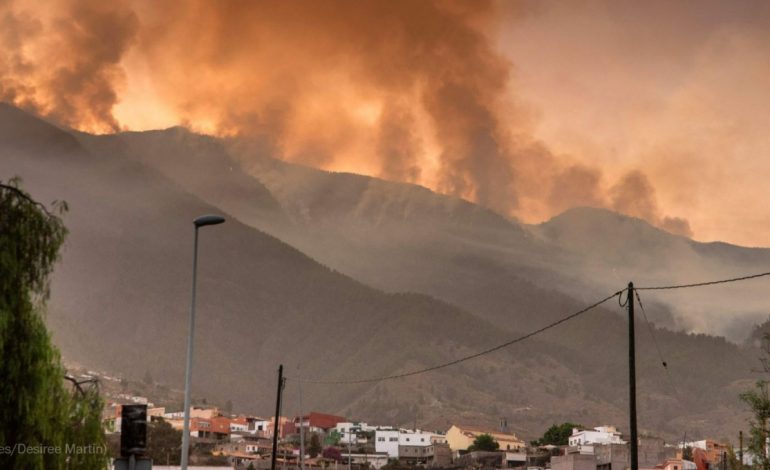 SPANJË/ Rreth 4 mijë të evakuar për shkak të zjarrit shkatërrues, mijëra hektarë digjen në Tenerife