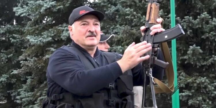 KËRCËNON Lukashenko: Bjellorusia do të përdorë armë bërthamore nëse provokohet