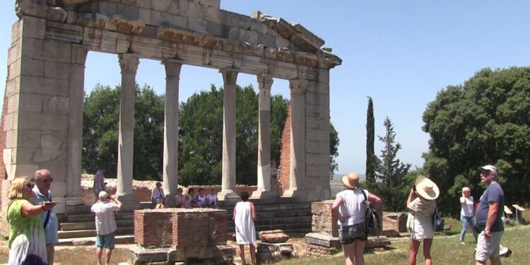 FLUKS NË RRITJE I TURISTËVE NË APOLONI/ Drejtoresha e parkut: 50 mijë vizitorë deri tani