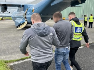 ABUZOI ME STAFIN E LINJËS AJRORE/ Shqiptari debohet nga Irlanda drejt Rinasit me avion ushtarak