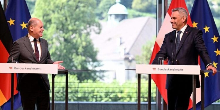 PËRBALLIMI I EMIGRANTËVE/ Scholz: Kontrollet kufitare me Austrinë, të domosdoshme