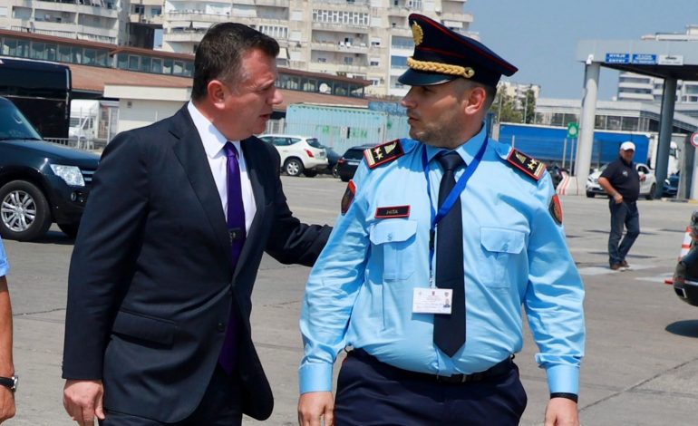 MBARËVAJTJA E SEZONIT TURISTIK/ Balla takim me strukturat e Policisë në Durrës: Kujdesin në të gjitha plazhet…
