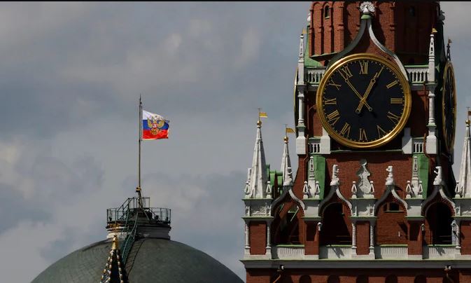 RUSIA MERR “HAK” NDAJ BRITANISË/ Sanksionon zyrtarët e lartë dhe gazetarët e mediave prestigjioze