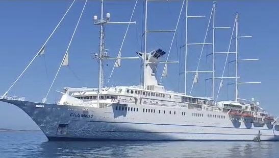 FOTOLAJM/ “CLUB MED II”, mbërrin në Vlorë kroçera me 326 turistë europianë