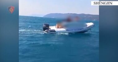 RREZIKUAN TË MBYTESHIN NË DET/ Shpëtohen 4 pushues në Shëngjin