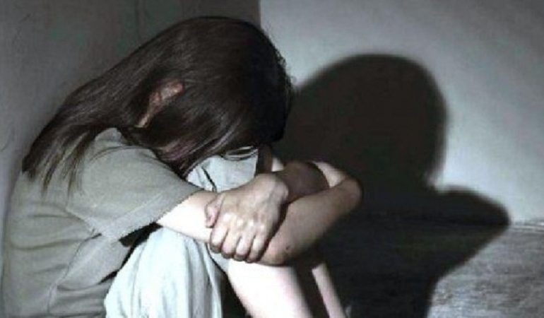 FQINJI ABUZOI SEKSUALISHT ME TË NË MOSHËN 6-VJEÇARE/ Zbardhet dëshmia e të miturës: I moshuari e mohon