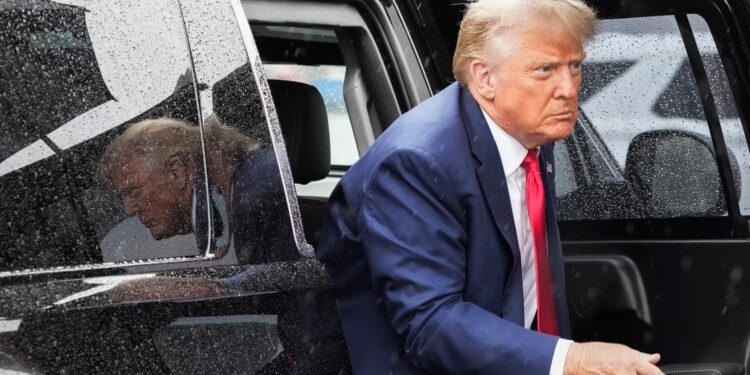 TË TJERA TELASHE PËR TRUMP/ Ish-punonjësi ndryshon dëshminë: Më urdhëroi të fshij kamerat
