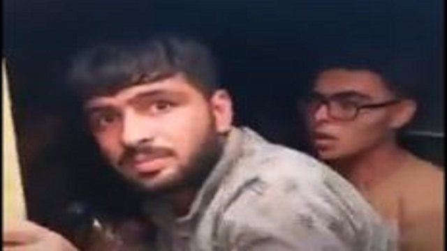 “DUAN TË NA DJEGIN”/ Shqiptari rrëmben 25 emigrantë të paligjshëm në pyjet greke: Këta i kanë ndezur zjarret