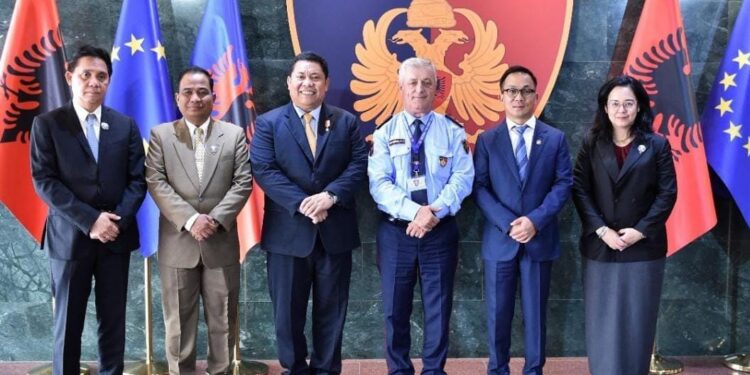 “NISIM BETEJEN SËBASHKU PËR LUFTËN KUNDË DROGËS”/ Rrumbullaku pret delegacionin nga Indonezia: Urë bashkëpunimi për…