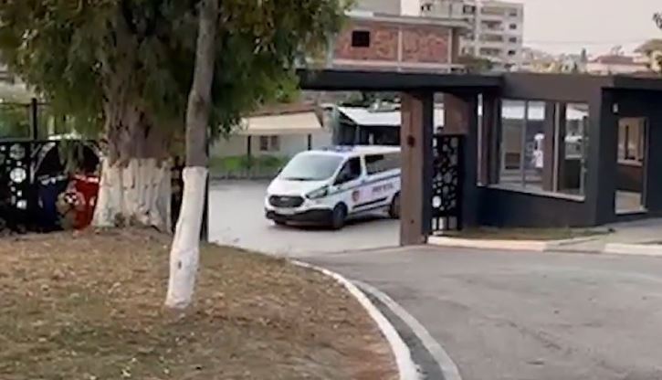 ARRESTOHET 42-VJEÇARI NË FIER/ Ndezi zjarr për të djegur barishtet, por dogji dhjetëra hektarë