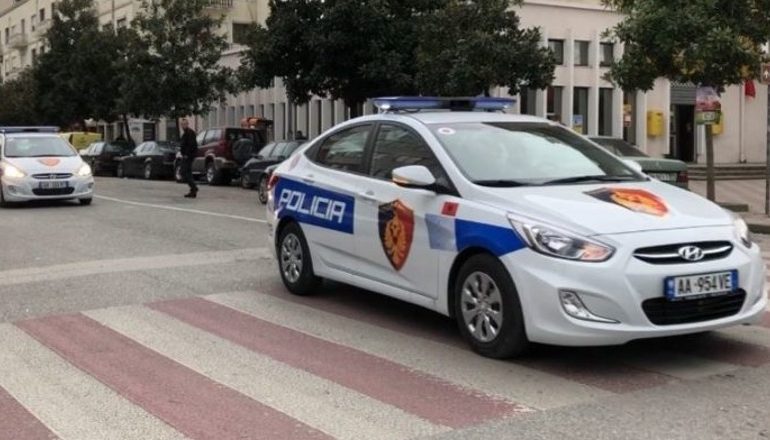 EMRI/ Përshtati lokalin për të shitur drogë, arrestohet 39-vjeçari në Fier! Sekuestrohen 298 doza kokaine