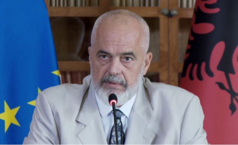 “KONKURRUES ME AEROPORTIN E BEOGRADIT”/ Rama: Shqipëria, kampione e turizmit