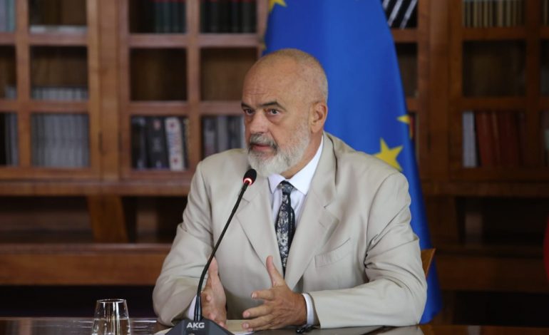 NDRYSHIME NË QEVERI NË SHTATOR? Rama nuk e përjashton: Prisni edhe pak ditë sa të mblidhet Asambleja