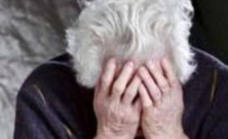 USHTROI DHUNË FIZIKE NDAJ PRINDËRVE/ Pranga 43-vjeçarit në Pogradec