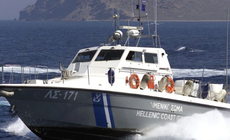 TJETËR TRAGJEDI/ Mbyten dy anije, humbin jetën 5 emigrantë. Media greke: Anija në Lesbos, brenda ujërave territoriale turke