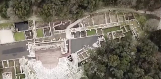 “VENDI I SHQIPONJAVE, RISHFAQET PA E HUMBUR SHPIRTIN”/ “Le Figaro” sugjeron Shqipërinë