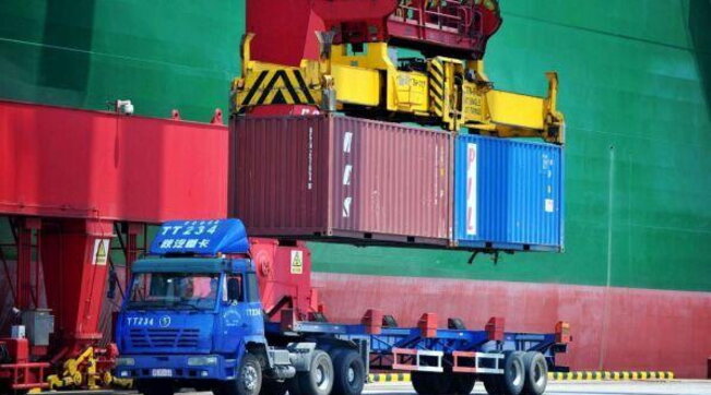SHQETËSOHET KINA: Kufizimet tregtare të SHBA-së kërcënojnë zinxhirët globalë të furnizimit