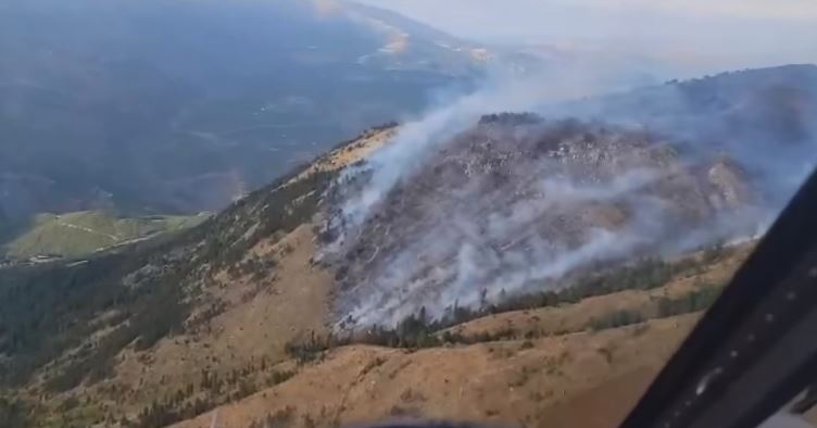 SITUATA ME ZJARRET/ Efektivët e Forcës Ajrore dhe helikopteri Cougar nisen drejt Parkut Kombëtar të Lurës, reagon Peleshi