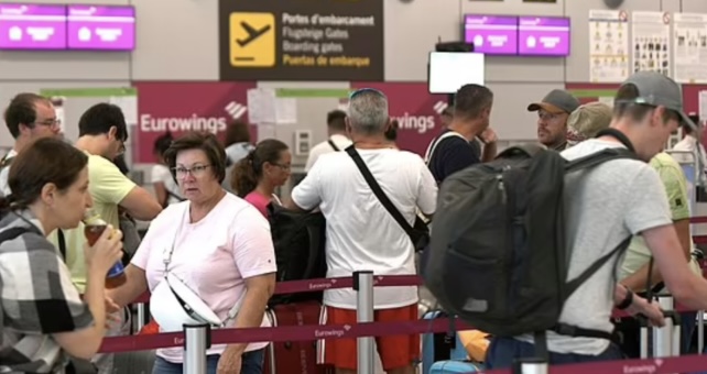 KAOSI ME TRAFIKUN AJROR/ 200 mijë pushues britanikë të bllokuar në aeroportet e Europës