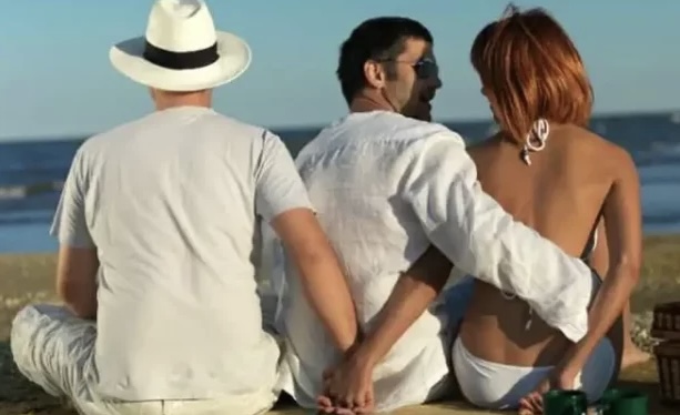 NDODH EDHE KJO/ Gruaja denoncon burrin në polici: Më filmoi në momente intime me të dashurin në plazh