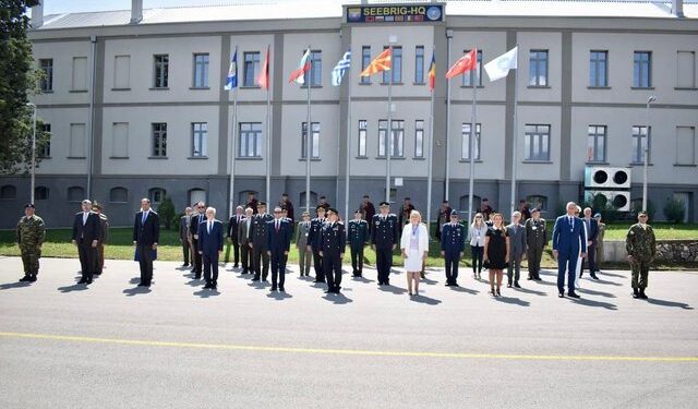 “KRENARI E PRIVILEGJ QË FA…”/ Peleshi: Nga sot Shqipëria merr drejtimin e Brigadës së Europës Juglindore, të dislokuar në Kumanovë