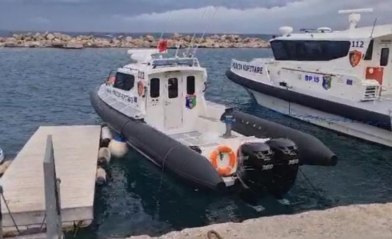 SHI DHE RRITJE E DALLGËVE/ Policia kufitare apel pushuesve: Mos dilni në det me mjete lundruese