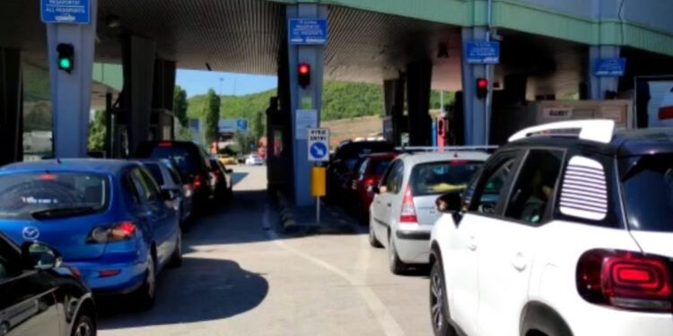 RRITEN HYRJE DALJET NË QAFË THANË/ Prej 1 gushtit pika doganore funksionon vetëm me një kontroll