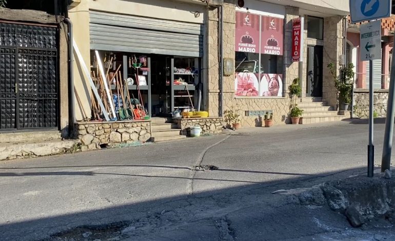 DETAJET E PARA/ Shpërthim tritoli në Krujë. Dëmtohen xhamat e banesave dhe bizneseve në zonë