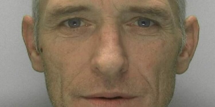 MENDONTE SE ROJA E SIGURIMIT ISHE SHQIPTAR/ Arrestohet 49-vjeçari britanik për abuzim racor. Kërcënimi: Kthehu në Shqipëri