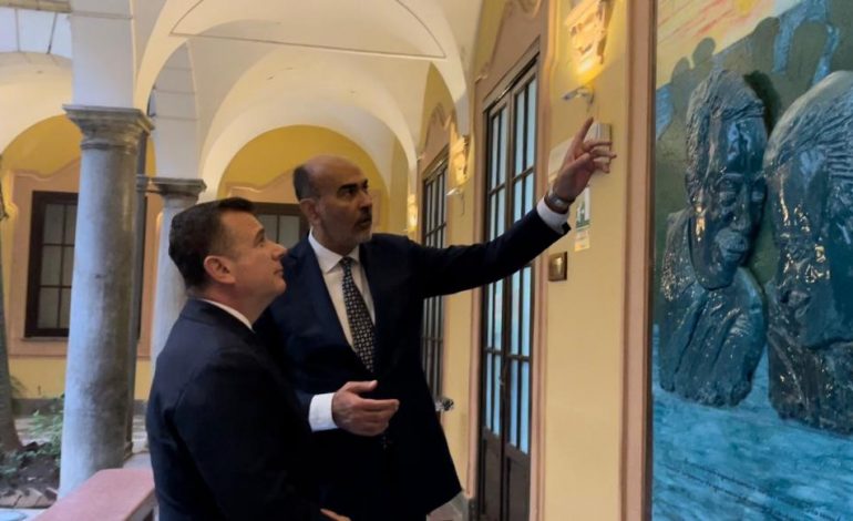 BALLA NË PALERMO/ Homazhe dhe kurorë me lule në nderim të magjistratëve Falcone e Borselino