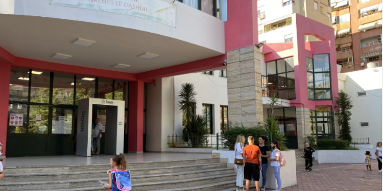 NGA PERIMETRI I SIGURISË DERI TEK TASK-FORCA/ Balla e Kushi shpallin ‘Paketën e Sigurisë’ në shkolla
