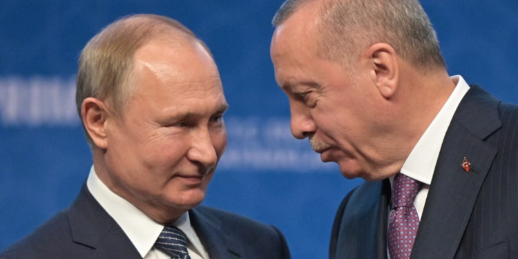 MARRËVESHJA E GRURIT/ Konfirmohet takimi Putin-Erdogan në Soçi