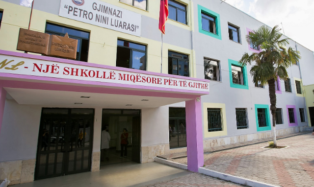 VENDIMI/ Shtyhet afati i regjistrimit të nxënësve të klasës së parë dhe gjimnazit