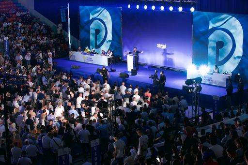MBLIDHET KUVENDI KOMBËTAR/ Ja sa delegatë janë prezentë