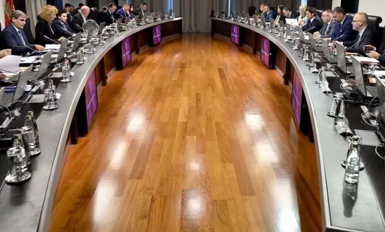 MAL I ZI/ Ekspertët: Ndërhyrjet nga jashtë po vonojnë formimin e qeverisë së re