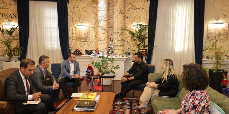 JAVA KULTURORE E AZERBAJXHANIT/ Veliaj pret delegacionin azer: Projekte konkrete mes Tiranës dhe Bakusë