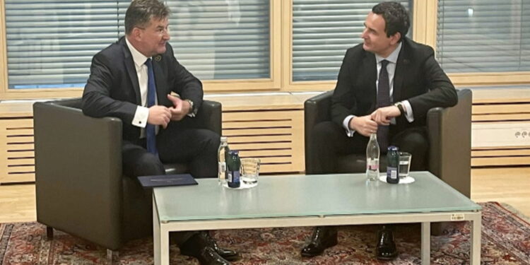 TAKIMET ME KURTIN DHE VUÇIÇ/ Lajçak: Marrëveshjet të detyrueshme, të zbatohen pa vonesë