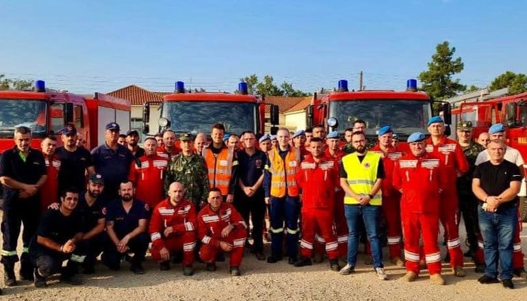 EKIPI SHQIPTAR PËRFUNDON MISIONIN PËR SHUARJEN E FLAKËVE NË GREQI/ Rama: Krenar që ndihmuam popullin mik në këtë moment të vështirë