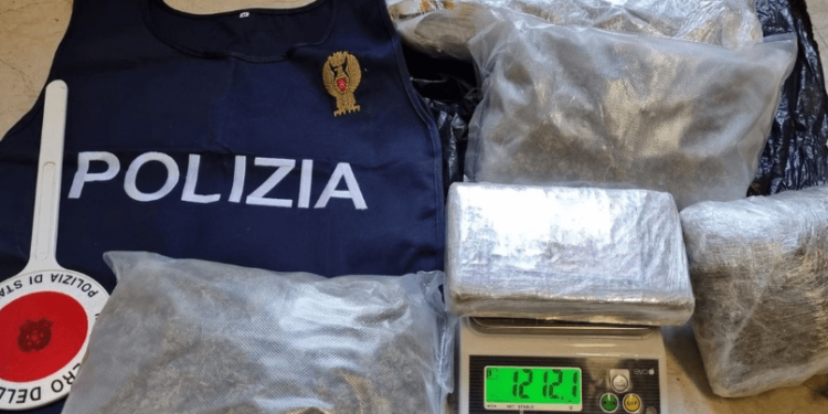 U KAP ME KOKAINË NË MAKINË/ Arrestohet 21-vjeçari shqiptar në Itali