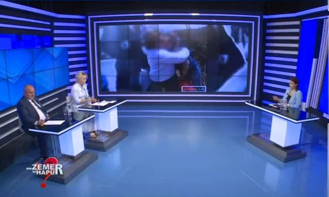 “I KANË HEDHUR DIÇKA GOCËS”/ Nëna e 12-vjeçares që u vetëvra në Pogradec akuza ish-burrit: Autopsia tregoi se…