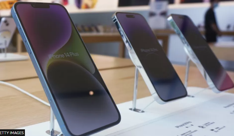 NDALIMI I PËRDORIMIT TË IPHONE NGA QEVERIA KINEZE/ Bien për të dytën ditë radhazi aksionet e Apple