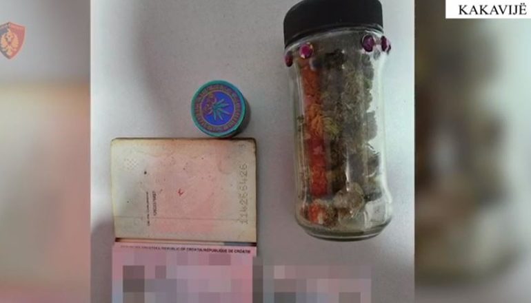 TENTUAN TË KALONIN KANABIS NË FORMË ÇOKOLLATE NË VENDET E BE/ Arrestohen 4 të huaj në Kakavijë